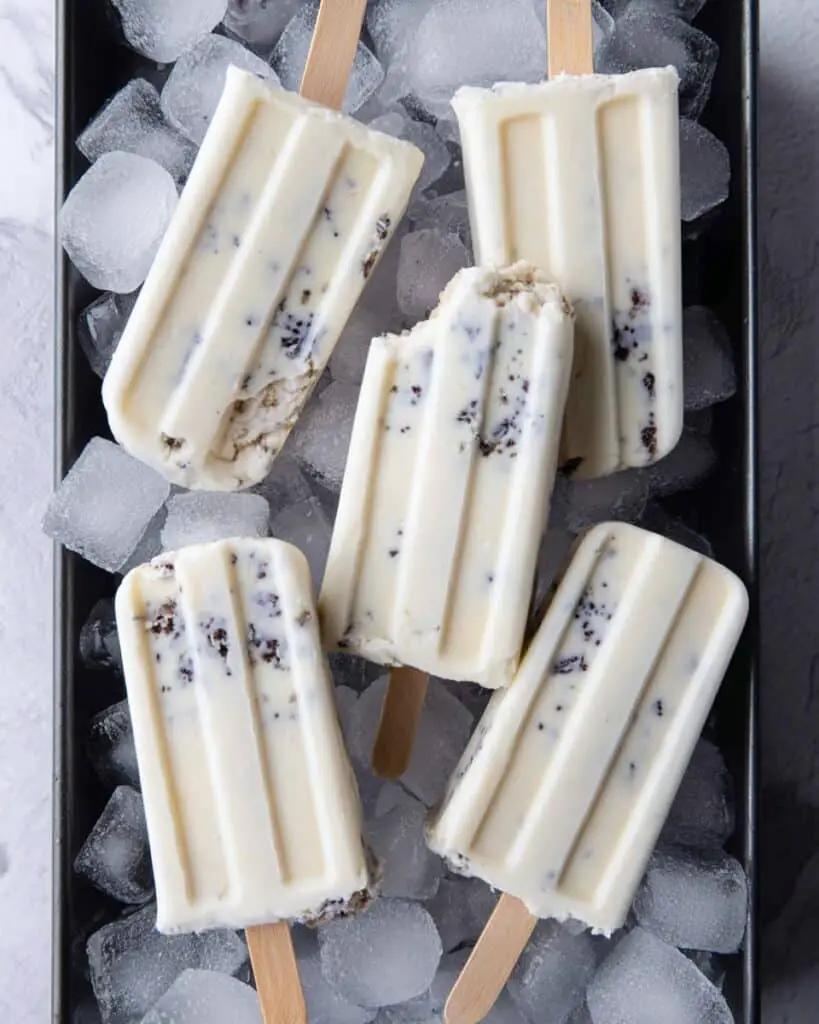 Blueberry Cheesecake Popsicles with Pecan Crumble Recipe